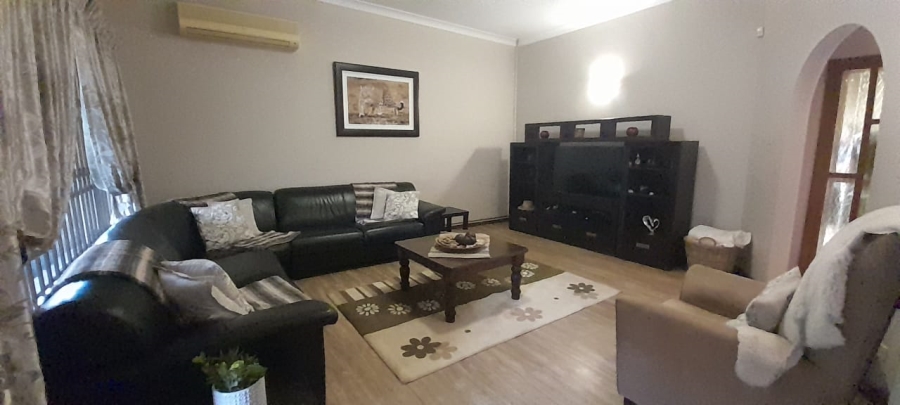 4 Bedroom Property for Sale in Wilkoppies North West